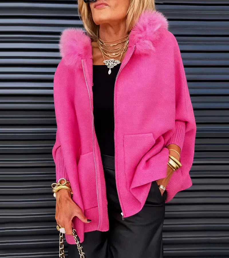 Anna – Abrigo con Capucha y Adorno de Piel